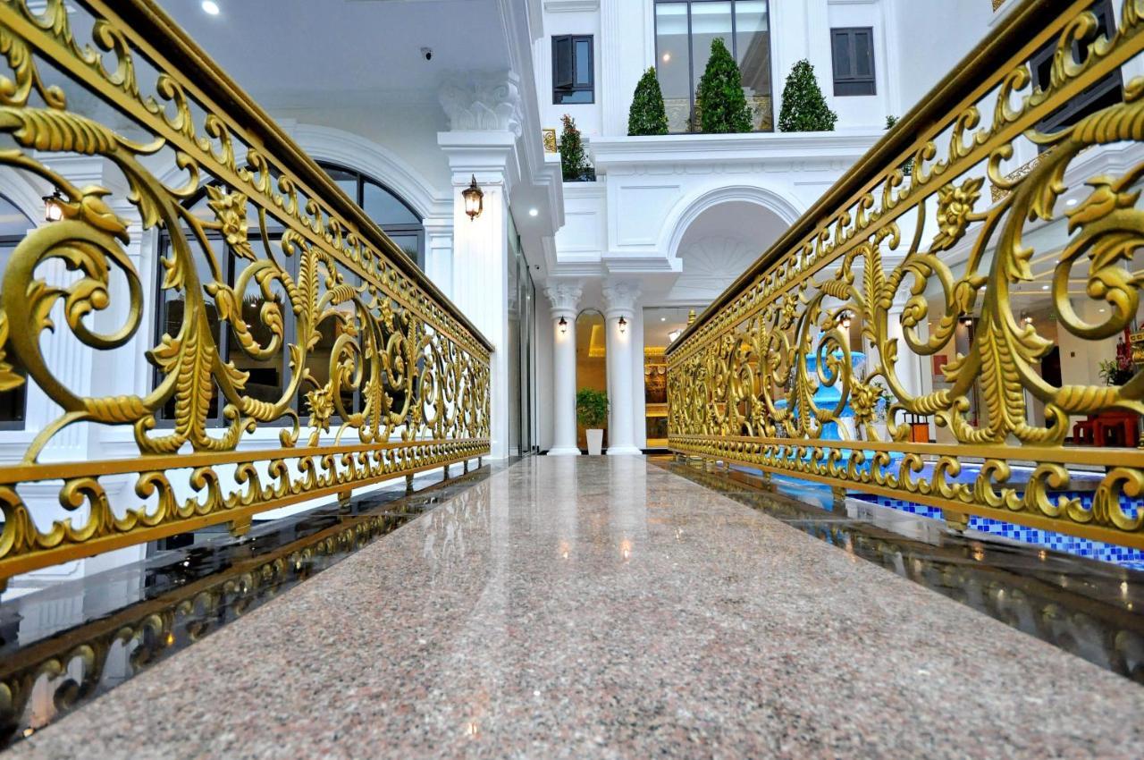 โรงแรมคราวน์ เหงียน ฮวาง ญาจาง ภายนอก รูปภาพ